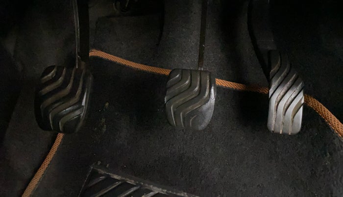 2017 Renault Kwid CLIMBER 1.0, Petrol, Manual, 70,742 km, Pedals