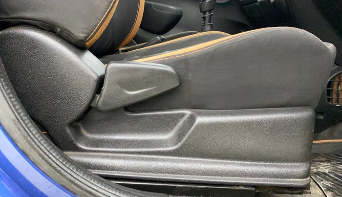 2017 Renault Kwid CLIMBER 1.0, Petrol, Manual, 70,742 km, Driver Side Adjustment Panel