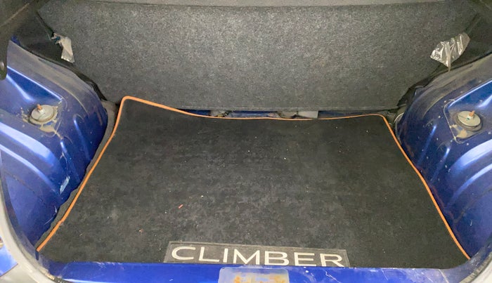 2017 Renault Kwid CLIMBER 1.0, Petrol, Manual, 70,742 km, Boot Inside