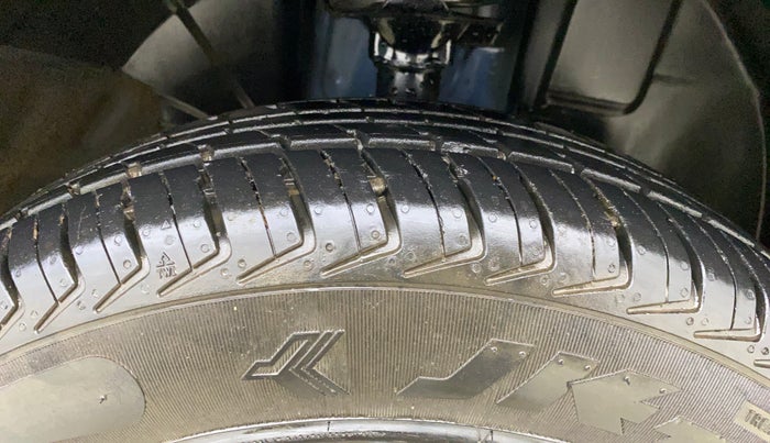 2017 Renault Kwid CLIMBER 1.0, Petrol, Manual, 70,742 km, Right Front Tyre Tread