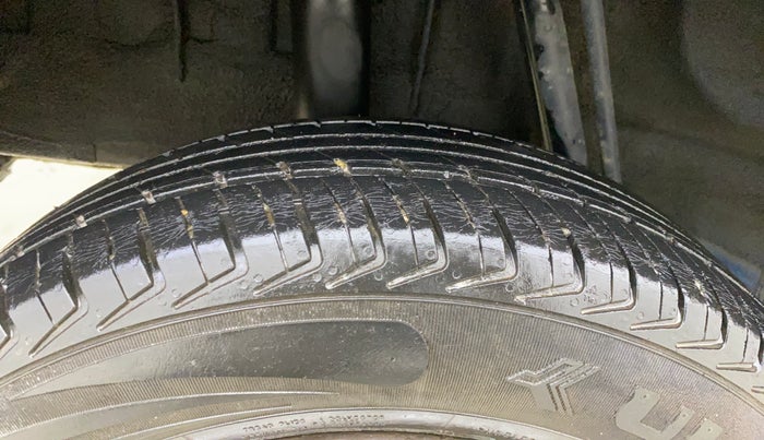 2017 Renault Kwid CLIMBER 1.0, Petrol, Manual, 70,742 km, Right Rear Tyre Tread