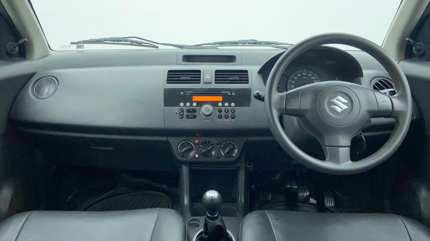 2010 Maruti Swift LXI, Petrol, Manual, 87,516 km, Dashboard