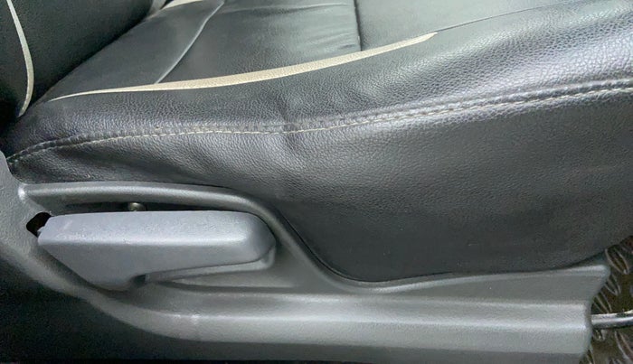 2010 Maruti Swift LXI, Petrol, Manual, 87,516 km, Driver Side Adjustment Panel