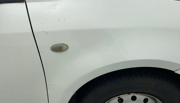 2010 Maruti Swift LXI, Petrol, Manual, 87,516 km, Right fender - Paint has minor damage