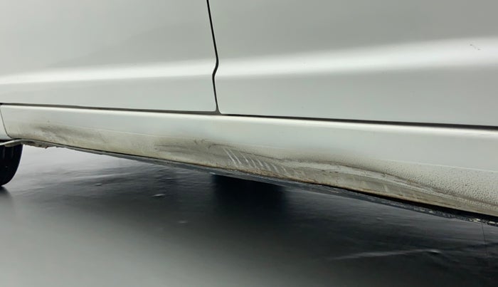 2010 Maruti Swift LXI, Petrol, Manual, 87,516 km, Left running board - Slightly dented