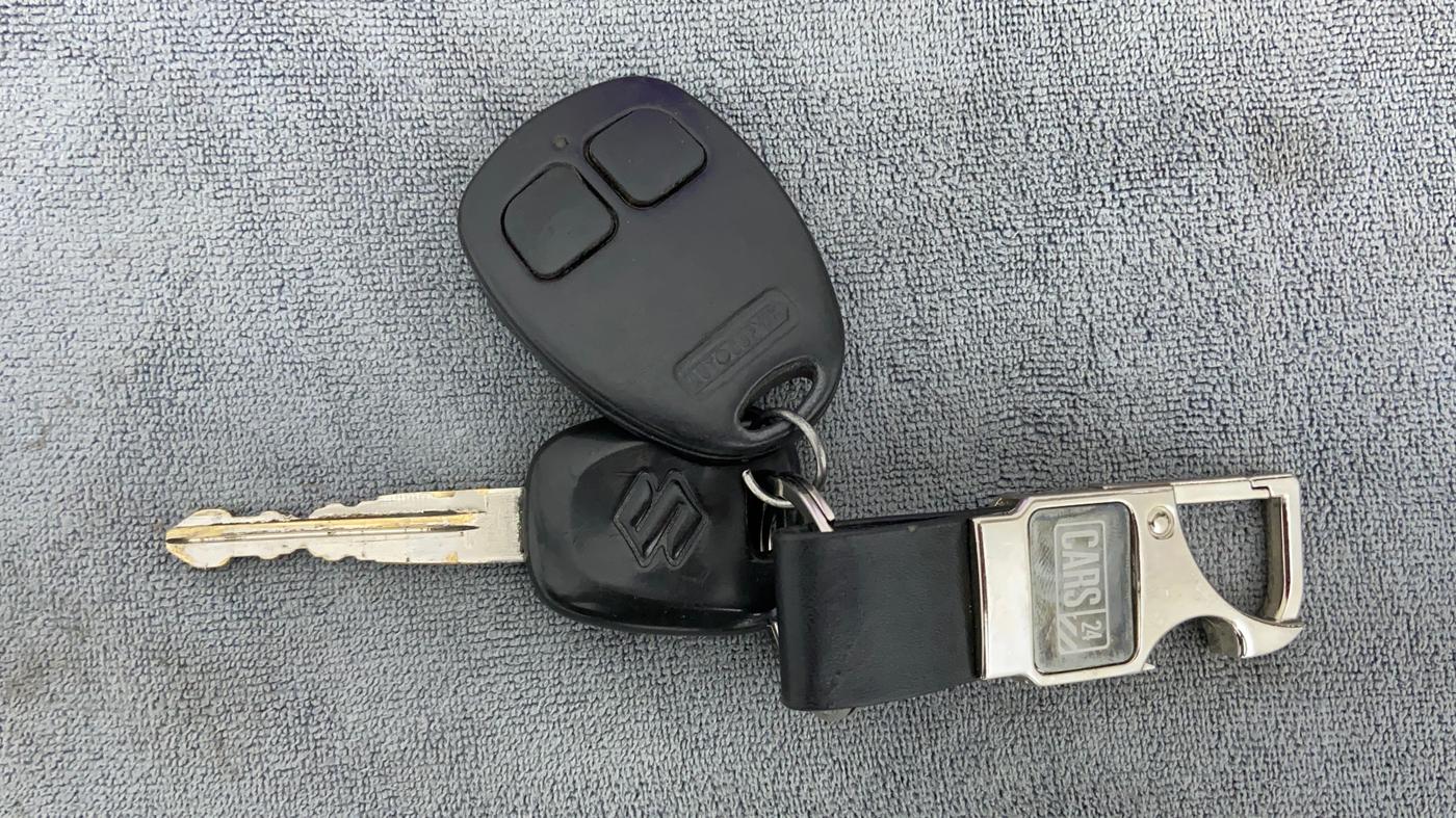 2010 Maruti Swift LXI, Petrol, Manual, 87,516 km, Key Close Up