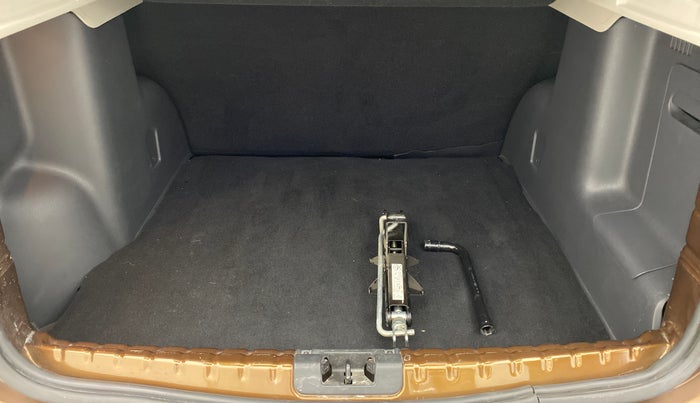 2014 Renault Duster RXL PLUS DIESEL 85, Diesel, Manual, 57,266 km, Boot Inside