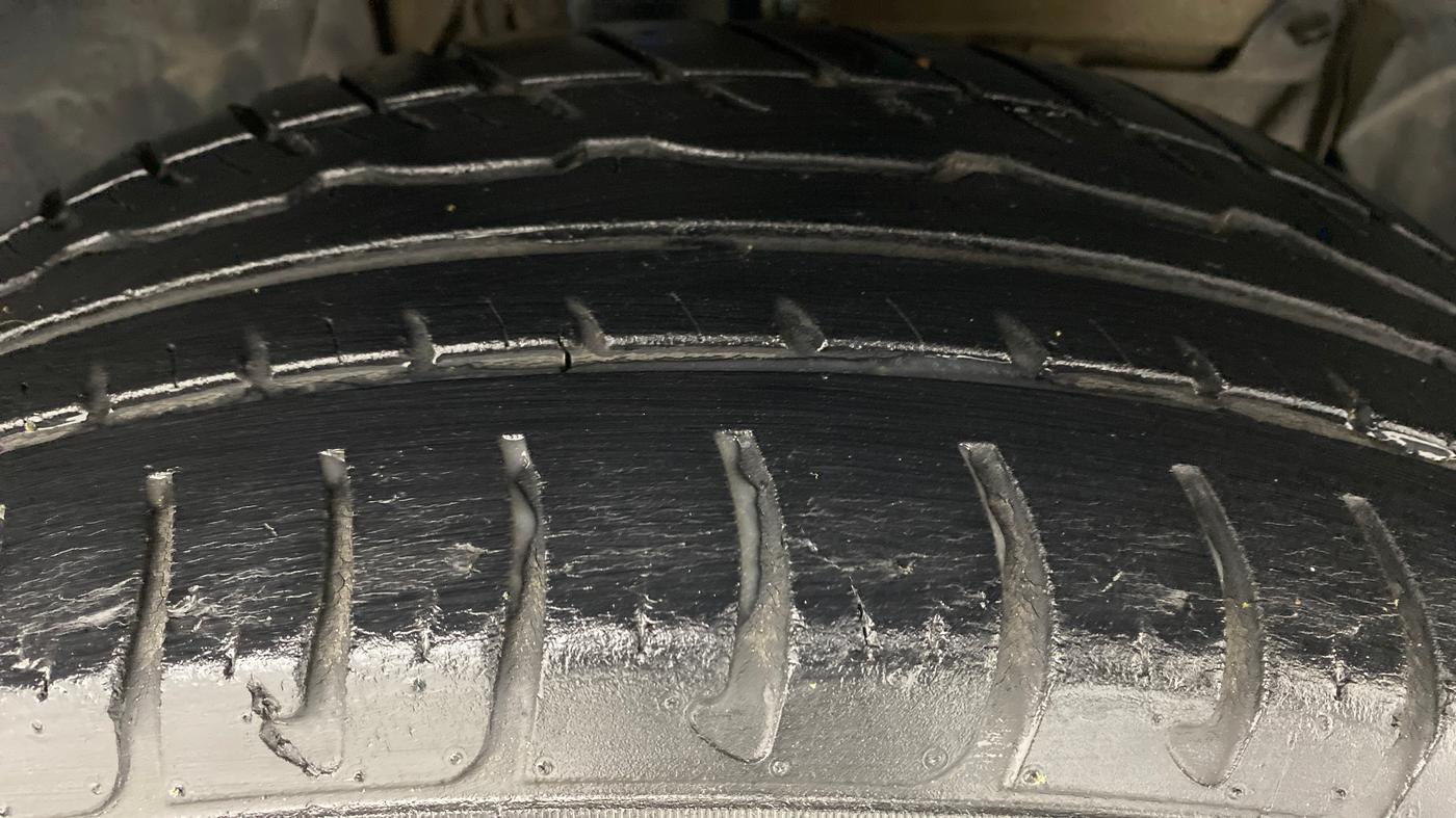 2014 Renault Duster RXL PLUS DIESEL 85, Diesel, Manual, 57,266 km, Right Front Tyre Tread