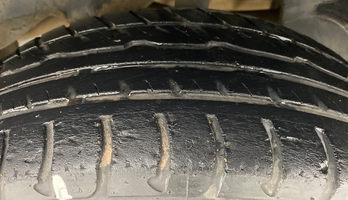 2014 Renault Duster RXL PLUS DIESEL 85, Diesel, Manual, 57,266 km, Left Rear Tyre Tread