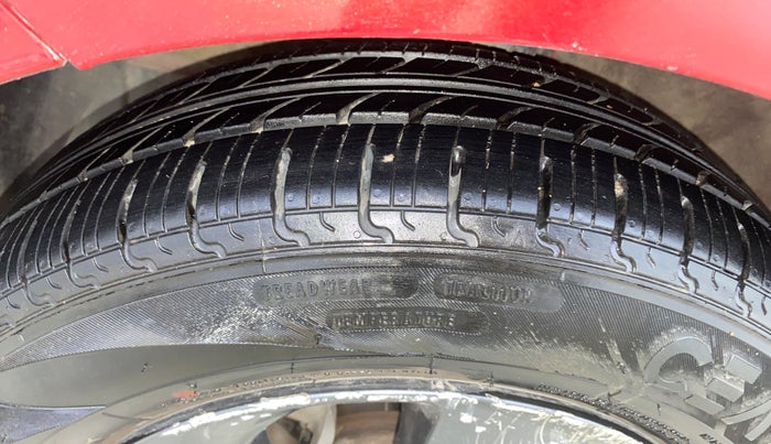 2018 Hyundai Grand i10 SPORTZ 1.2 KAPPA VTVT DUAL TONE, Petrol, Manual, 53,108 km, Left Front Tyre Tread