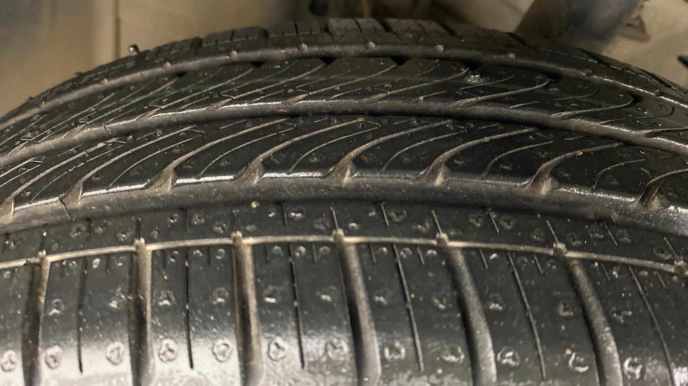 2014 Nissan Micra XV CVT, Petrol, Automatic, 50,219 km, Left Front Tyre Tread