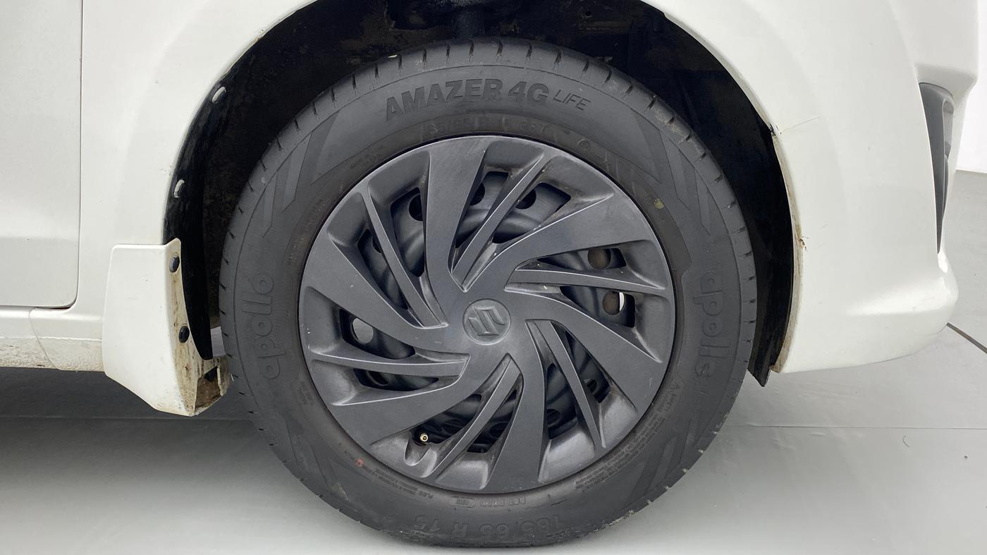 2014 Maruti Ertiga VXI, Petrol, Manual, 1,03,085 km, Right Front Wheel