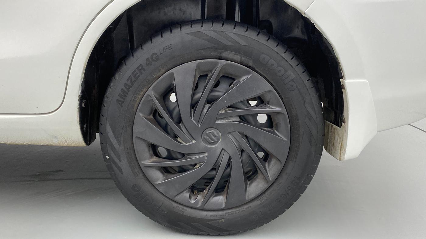 2014 Maruti Ertiga VXI, Petrol, Manual, 1,03,085 km, Left Rear Wheel
