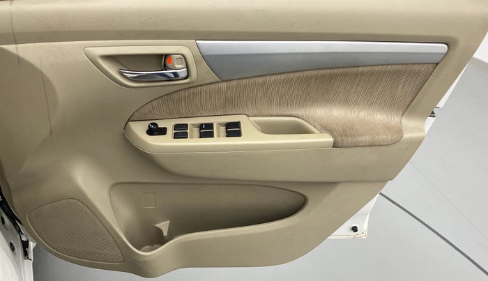 2014 Maruti Ertiga VXI, Petrol, Manual, 1,03,085 km, Driver Side Door Panels Control