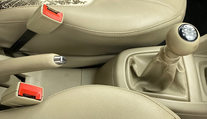 2014 Maruti Ertiga VXI, Petrol, Manual, 1,03,085 km, Gear Lever