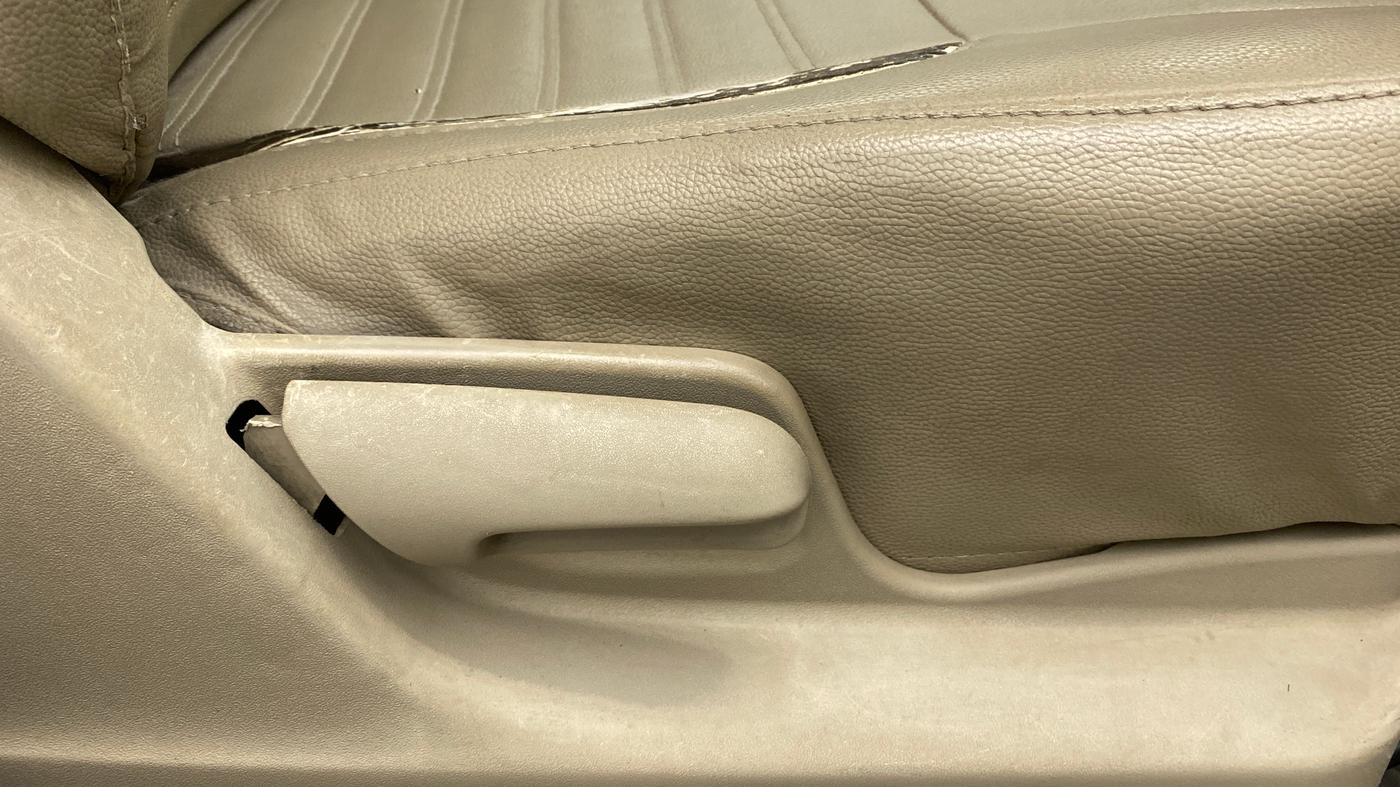 2014 Maruti Ertiga VXI, Petrol, Manual, 1,03,085 km, Driver Side Adjustment Panel