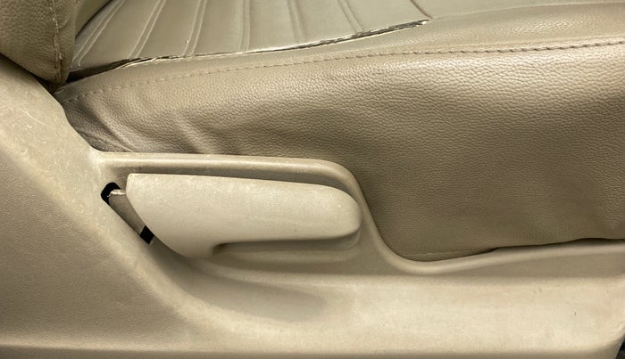 2014 Maruti Ertiga VXI, Petrol, Manual, 1,03,085 km, Driver Side Adjustment Panel