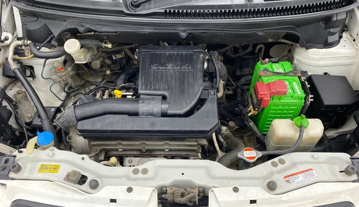 2014 Maruti Ertiga VXI, Petrol, Manual, 1,03,085 km, Open Bonet