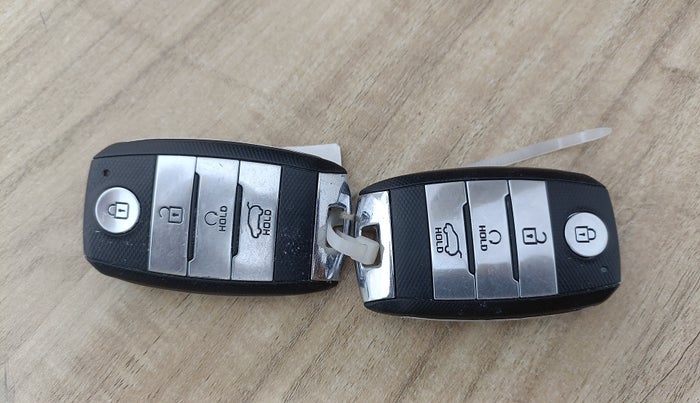 2021 KIA SELTOS HTX ANNIVERSARY EDITION 1.5 DIESEL, Diesel, Manual, 1,15,492 km, Key Close Up