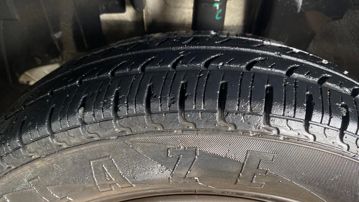 2016 Renault Kwid RXT 1.0, Petrol, Manual, 22,222 km, Left Front Tyre Tread