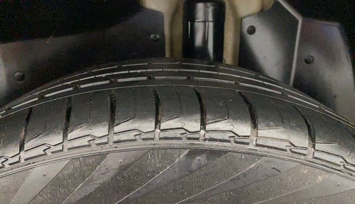 2021 MG HECTOR PLUS SHARP 1.5 PETROL TURBO HYBRID MT 6-STR, Petrol, Manual, 49,178 km, Left Rear Tyre Tread