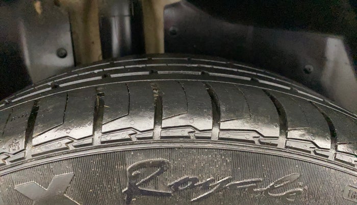 2021 MG HECTOR PLUS SHARP 1.5 PETROL TURBO HYBRID MT 6-STR, Petrol, Manual, 49,178 km, Right Rear Tyre Tread