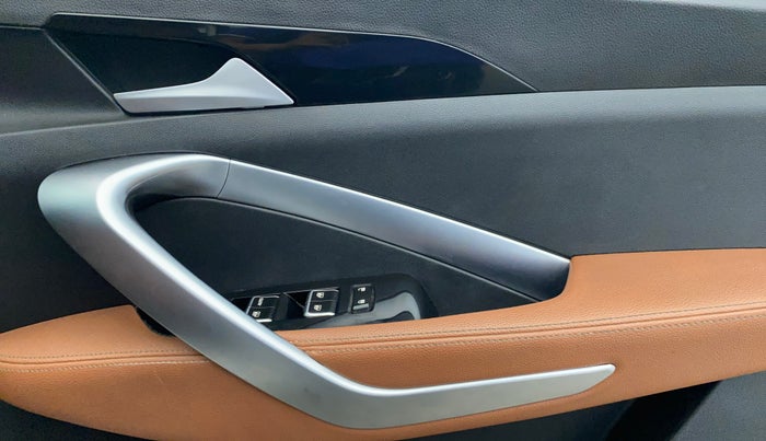 2021 MG HECTOR PLUS SHARP 1.5 PETROL TURBO HYBRID MT 6-STR, Petrol, Manual, 49,178 km, Driver Side Door Panels Control