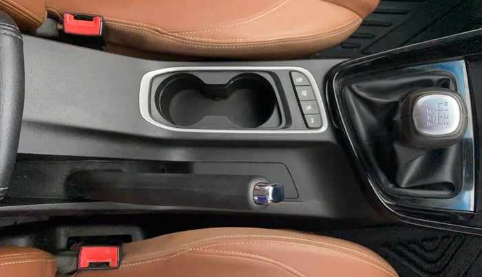 2021 MG HECTOR PLUS SHARP 1.5 PETROL TURBO HYBRID MT 6-STR, Petrol, Manual, 49,178 km, Gear Lever