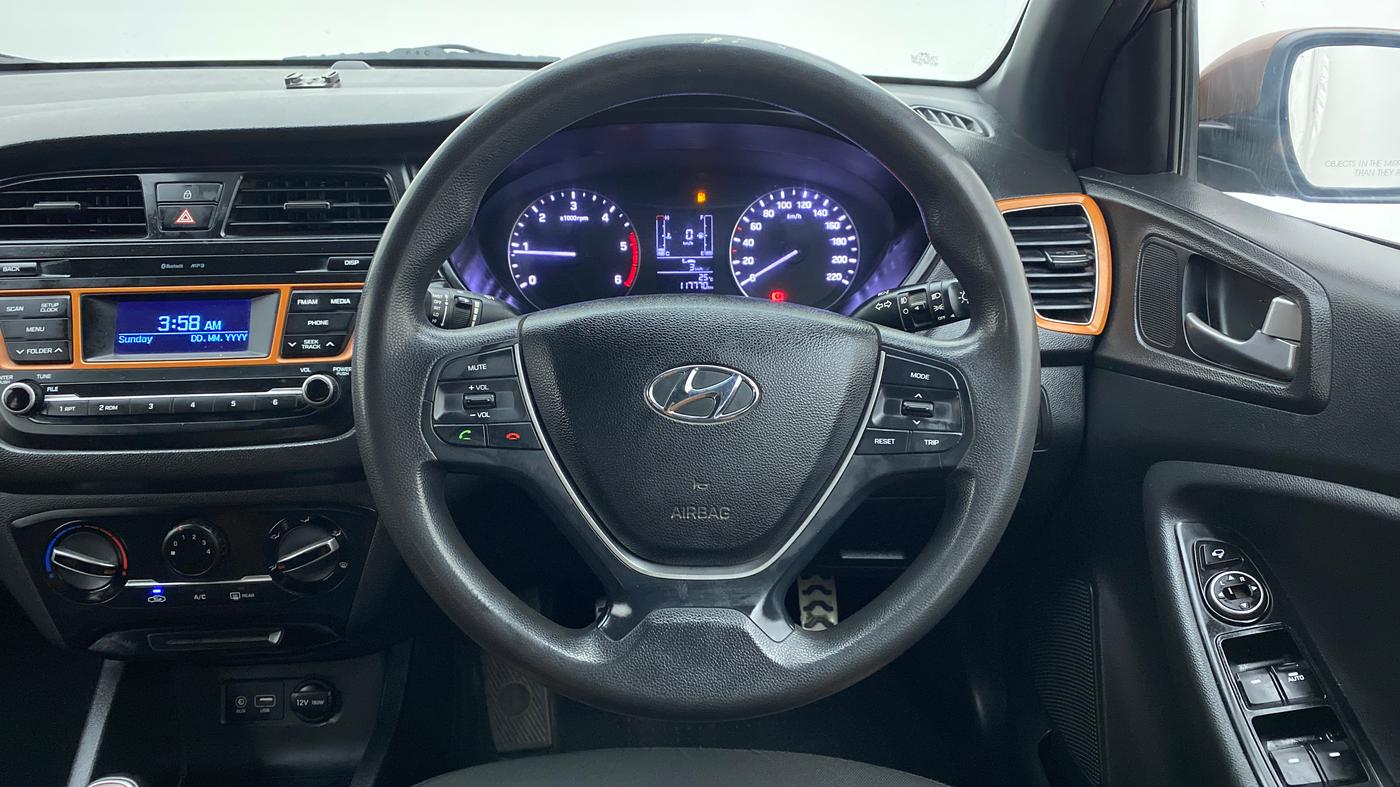 2016 Hyundai i20 Active 1.4 S, Diesel, Manual, 1,17,692 km, Steering Wheel Close Up