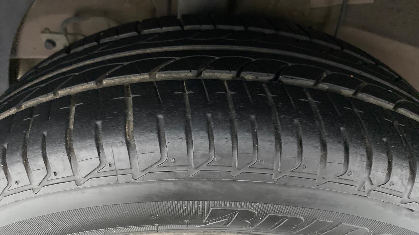 2016 Hyundai i20 Active 1.4 S, Diesel, Manual, 1,17,692 km, Right Rear Tyre Tread