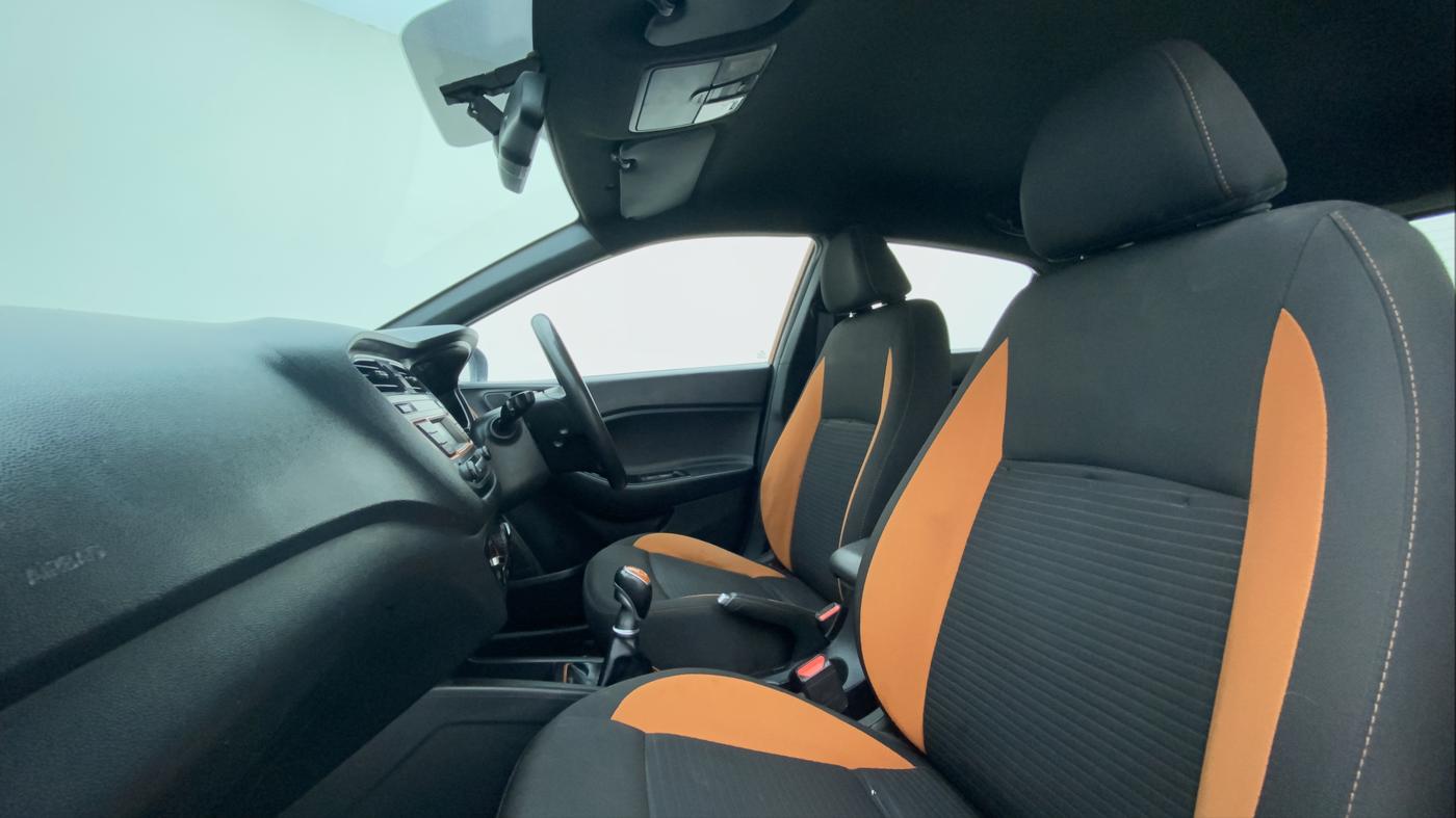 2016 Hyundai i20 Active 1.4 S, Diesel, Manual, 1,17,692 km, Right Side Front Door Cabin