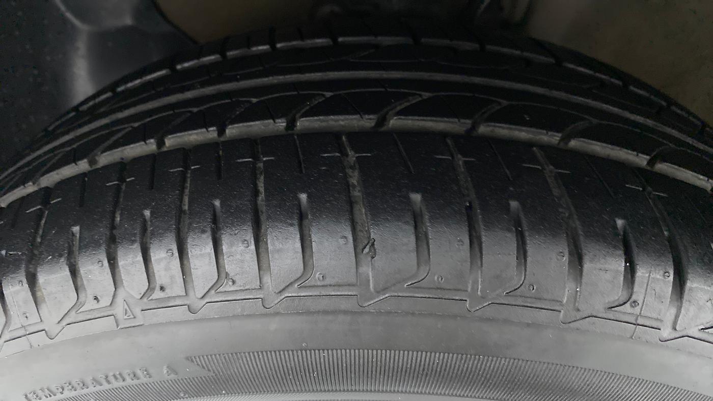 2016 Hyundai i20 Active 1.4 S, Diesel, Manual, 1,17,692 km, Left Front Tyre Tread