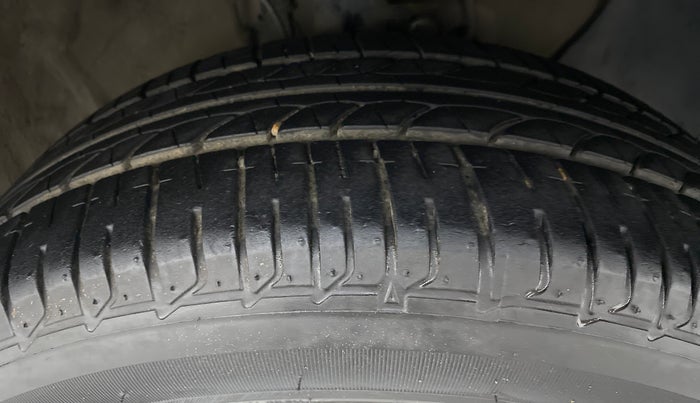 2016 Hyundai i20 Active 1.4 S, Diesel, Manual, 1,17,692 km, Right Front Tyre Tread