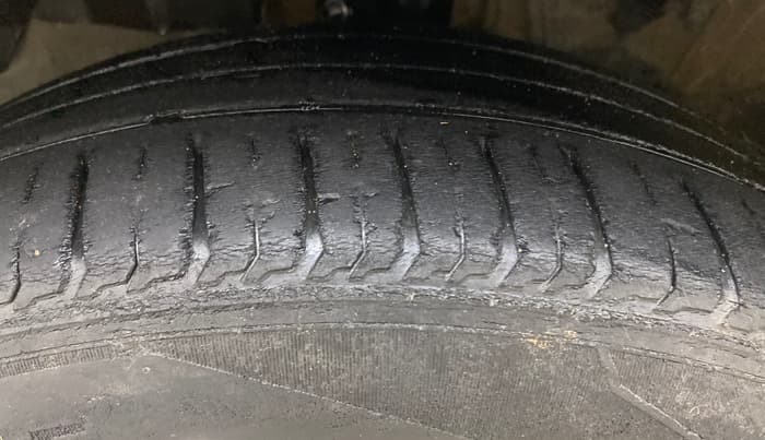 2015 Honda City 1.5L I-DTEC S, Diesel, Manual, 1,07,034 km, Left Front Tyre Tread