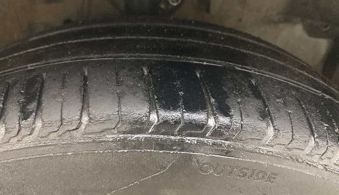 2015 Honda City 1.5L I-DTEC S, Diesel, Manual, 1,07,034 km, Right Front Tyre Tread