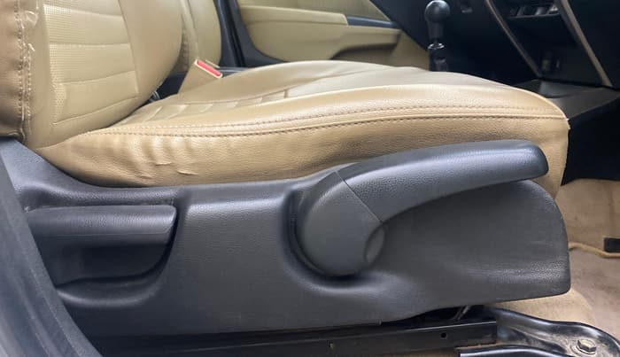 2015 Honda City 1.5L I-DTEC S, Diesel, Manual, 1,07,034 km, Driver Side Adjustment Panel