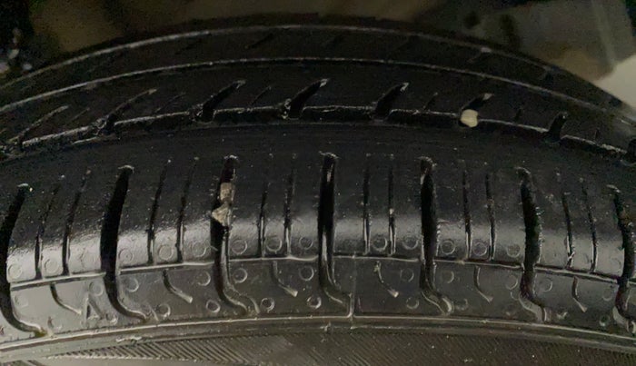 2016 Maruti Wagon R 1.0 LXI CNG, CNG, Manual, 55,511 km, Left Front Tyre Tread