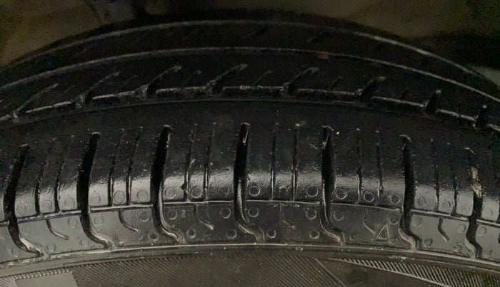 2016 Maruti Wagon R 1.0 LXI CNG, CNG, Manual, 55,511 km, Left Rear Tyre Tread