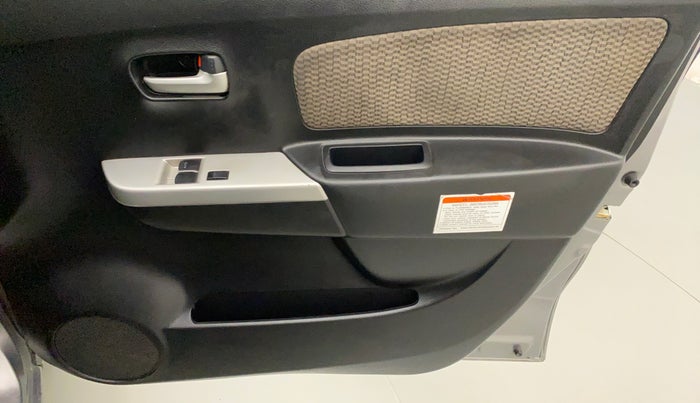 2016 Maruti Wagon R 1.0 LXI CNG, CNG, Manual, 55,511 km, Driver Side Door Panels Control