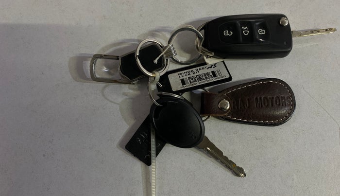 2016 Tata Tiago XZ PETROL, Petrol, Manual, 58,494 km, Key Close Up