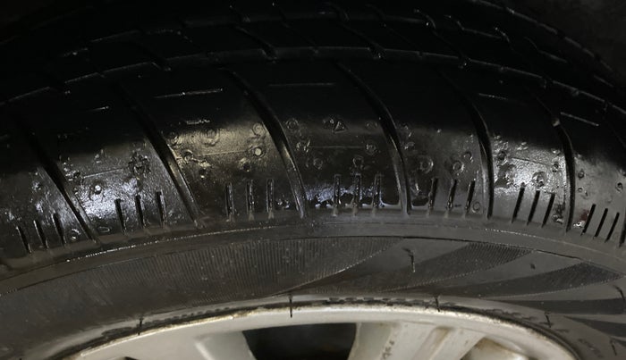 2016 Tata Tiago XZ PETROL, Petrol, Manual, 58,494 km, Right Rear Tyre Tread