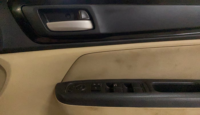 2020 Honda Amaze 1.2L I-VTEC V, Petrol, Manual, 54,152 km, Driver Side Door Panels Control