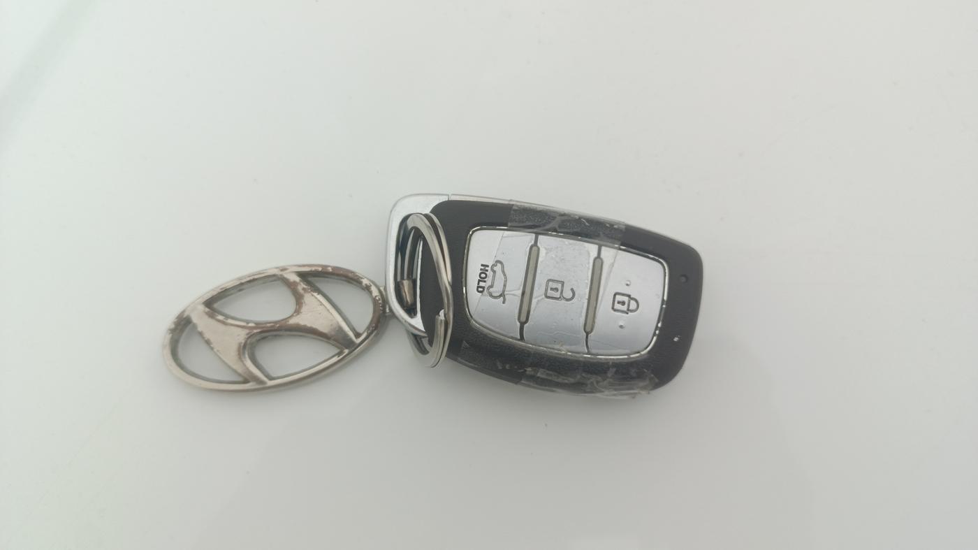 2022 Hyundai NEW I20 ASTA 1.2 MT, Petrol, Manual, 43,102 km, Key Close Up