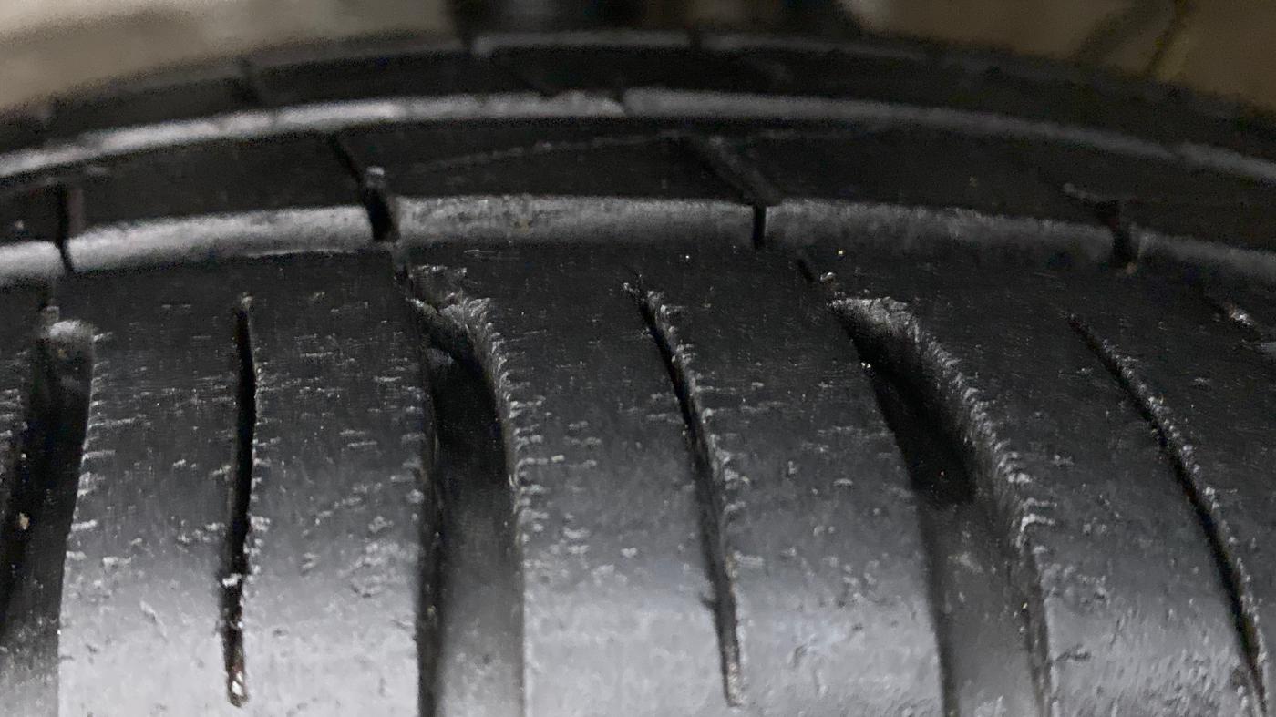 2020 Hyundai AURA S CNG, CNG, Manual, 15,913 km, Left Front Tyre Tread