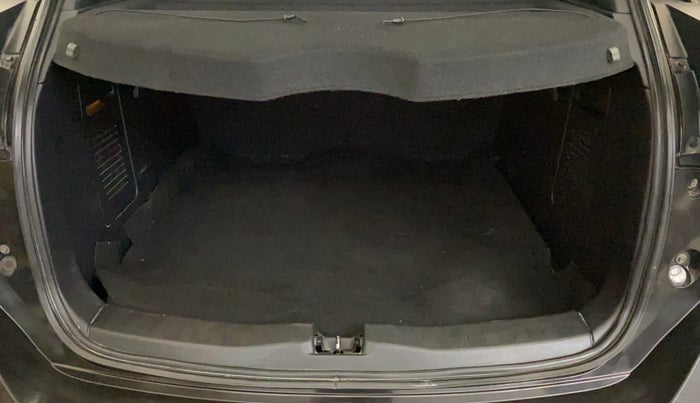 2021 Nissan Kicks XV 1.5, Petrol, Manual, 38,586 km, Boot Inside