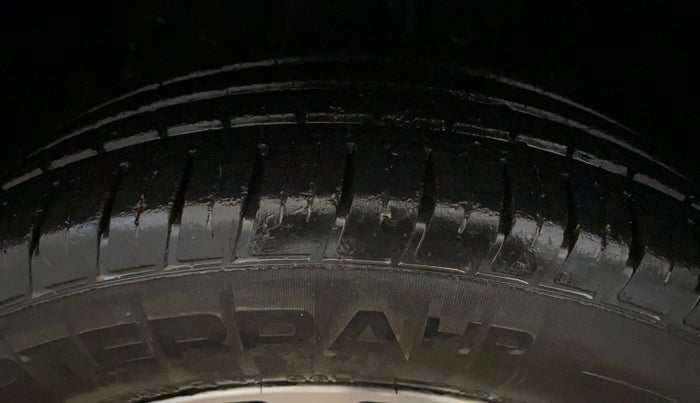 2021 Nissan Kicks XV 1.5, Petrol, Manual, 38,586 km, Left Front Tyre Tread