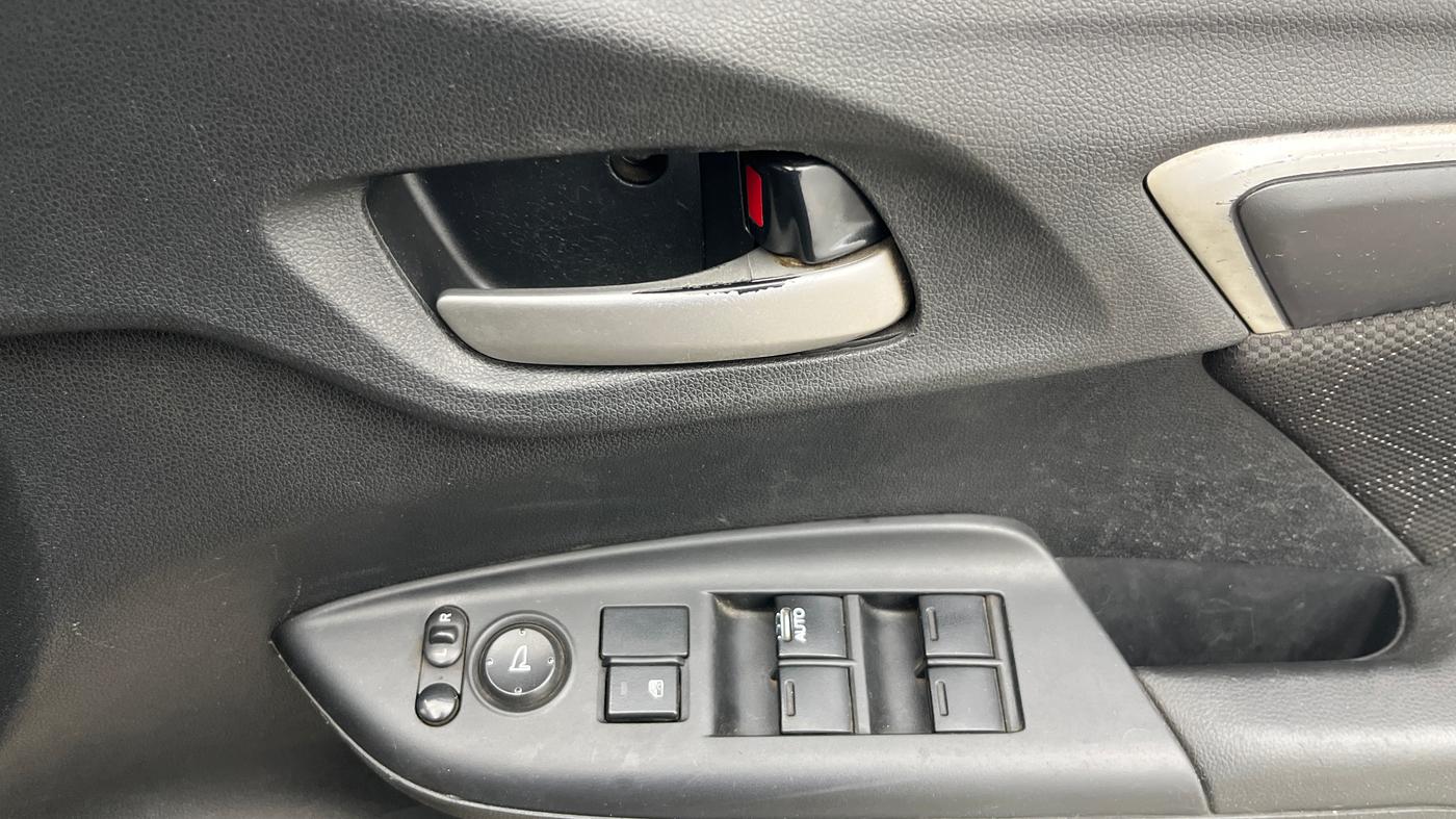 2018 Honda Jazz 1.2L I-VTEC VX, Petrol, Manual, 1,04,542 km, Driver Side Door Panels Control