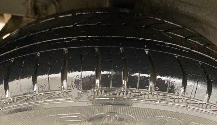 2015 Hyundai Grand i10 SPORTZ 1.1 CRDI, Diesel, Manual, 96,415 km, Right Rear Tyre Tread