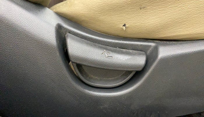 2015 Hyundai Grand i10 SPORTZ 1.1 CRDI, Diesel, Manual, 96,415 km, Driver Side Adjustment Panel