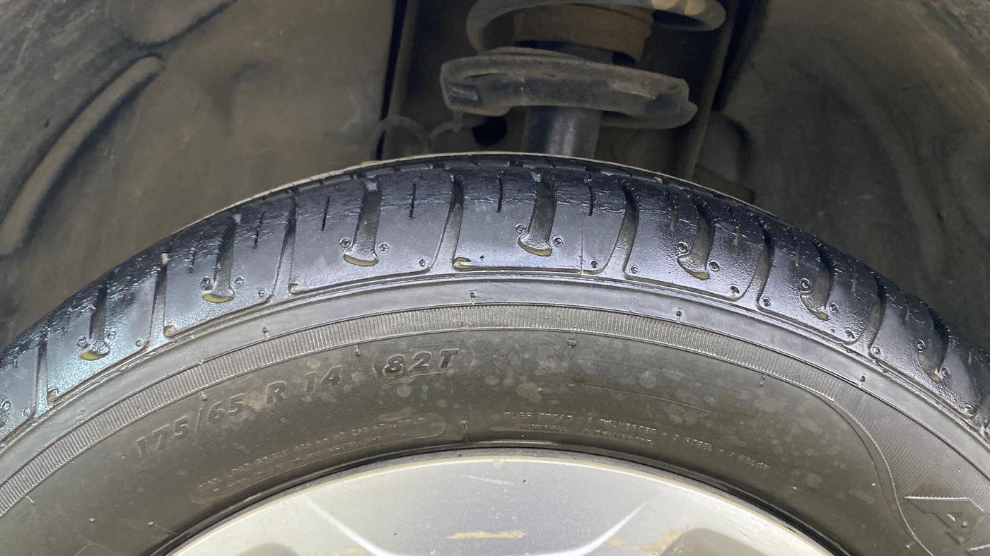 2018 Tata TIGOR XT PETROL, Petrol, Manual, 14,487 km, Left Front Tyre Tread